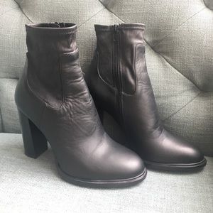 Vince Heeled Booties Black Leather size 6.5